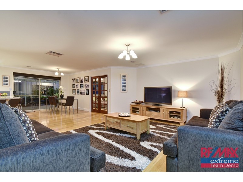 11 Keanefield Drive, Carramar WA 6031