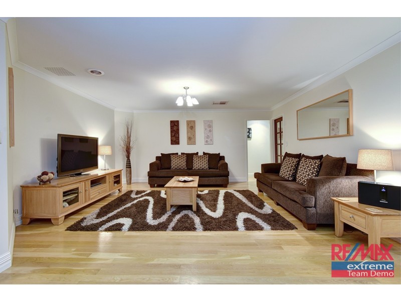 11 Keanefield Drive, Carramar WA 6031