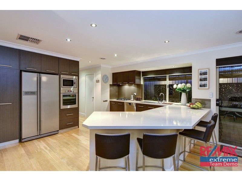 11 Keanefield Drive, Carramar WA 6031