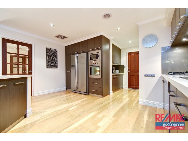 11 Keanefield Drive, Carramar WA 6031