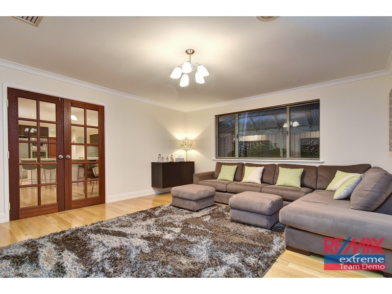 11 Keanefield Drive, Carramar WA 6031