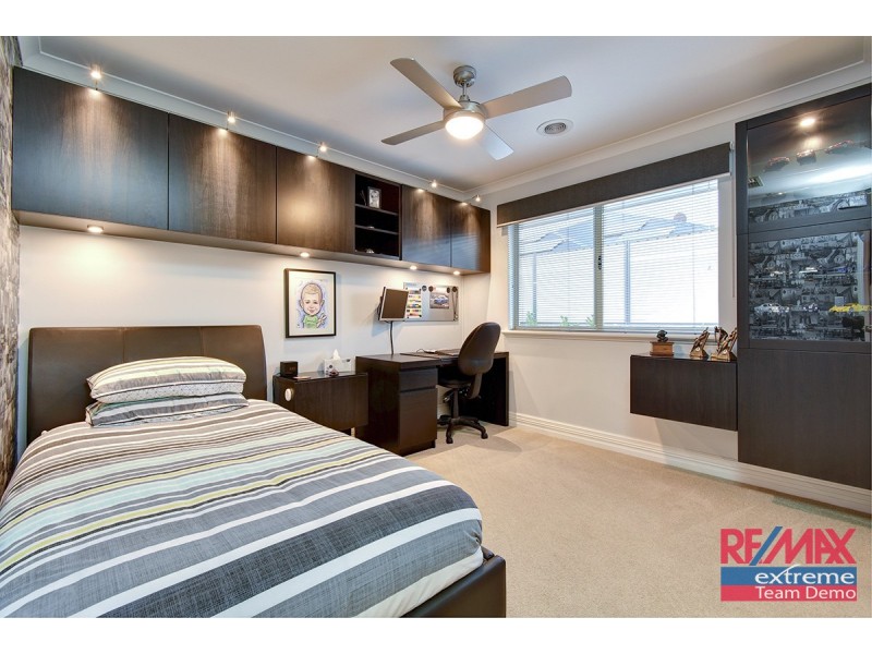 11 Keanefield Drive, Carramar WA 6031