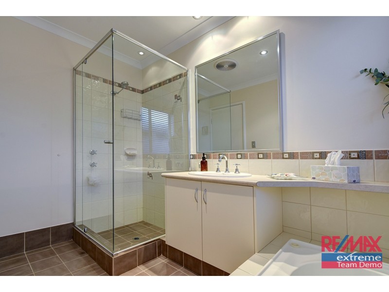 11 Keanefield Drive, Carramar WA 6031