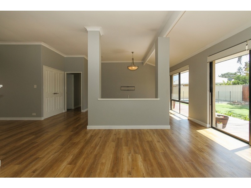 462 Shenton Avenue, Iluka WA 6028