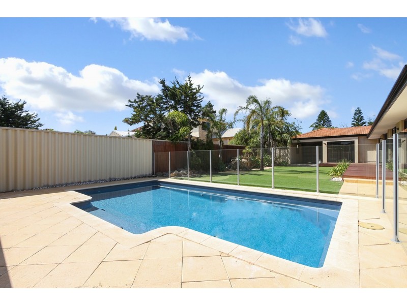 462 Shenton Avenue, Iluka WA 6028