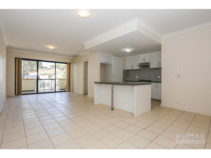 5/5 Eastleigh Loop, Currambine WA 6028