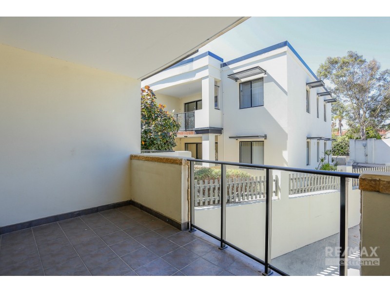 5/5 Eastleigh Loop, Currambine WA 6028