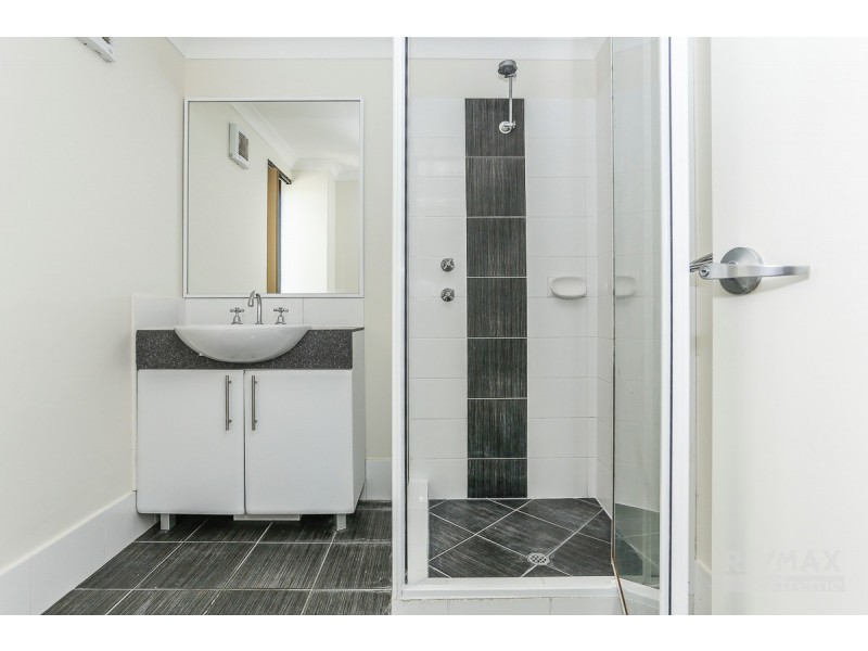 5/5 Eastleigh Loop, Currambine WA 6028