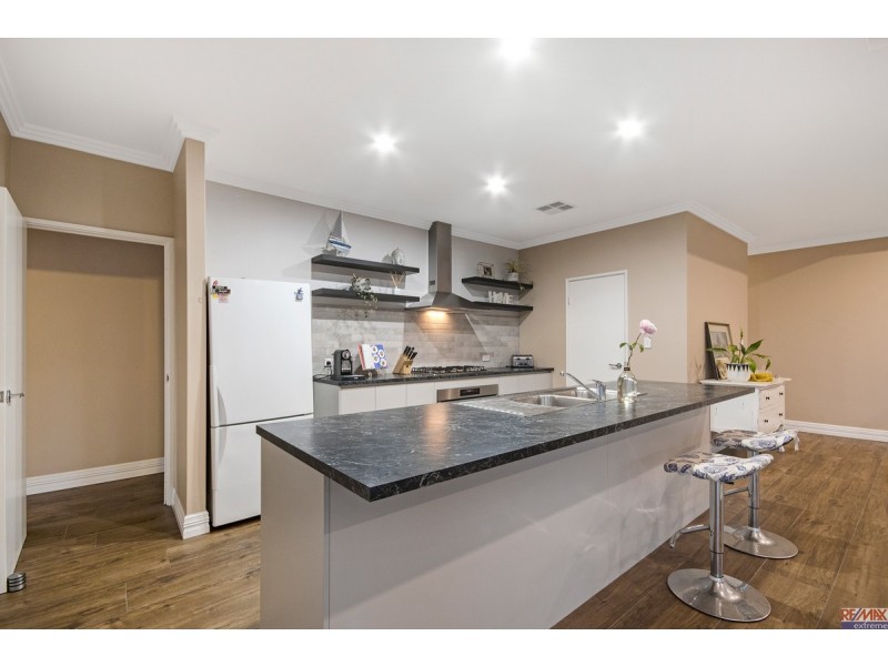 15 Grenadier Street, Two Rocks WA 6037