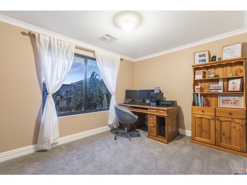 15 Grenadier Street, Two Rocks WA 6037