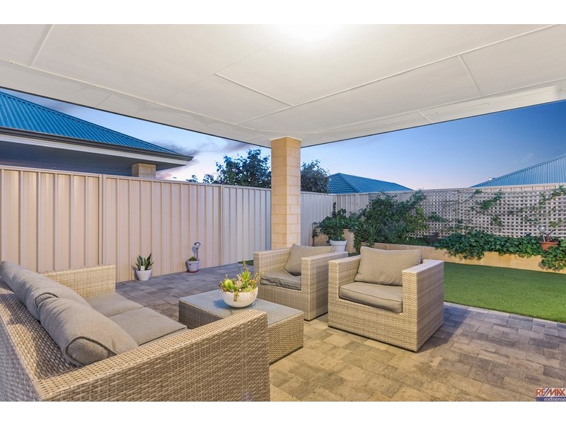 15 Grenadier Street, Two Rocks WA 6037