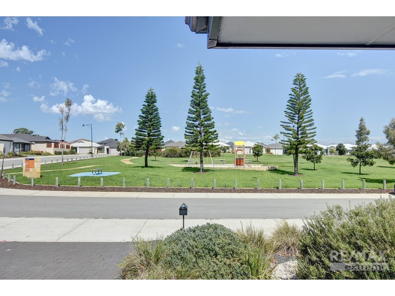 15 Damperia Green, Sinagra WA 6065