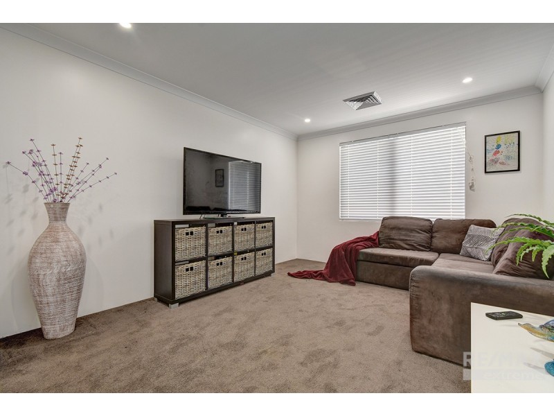 15 Damperia Green, Sinagra WA 6065