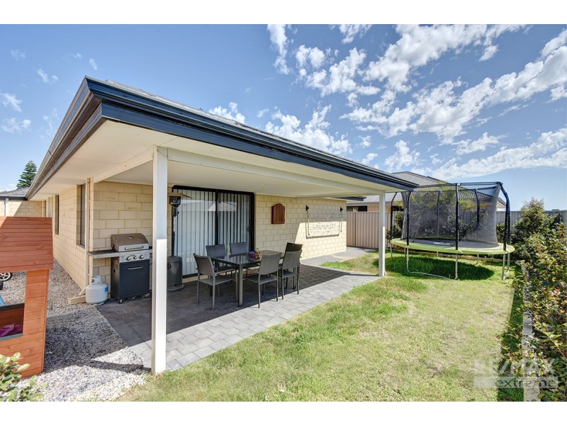 15 Damperia Green, Sinagra WA 6065