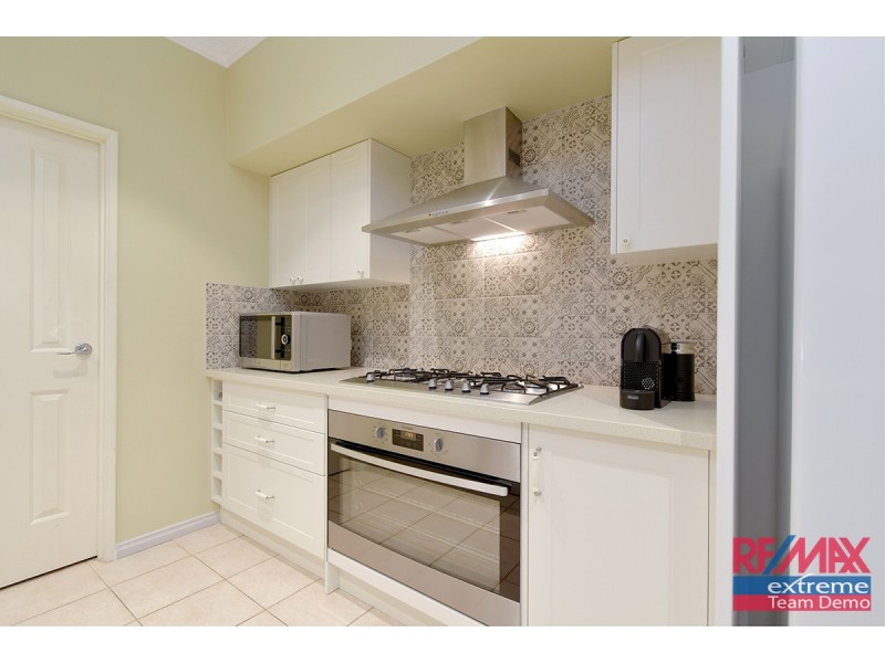 61 Tandara Fairway, Tapping WA 6065