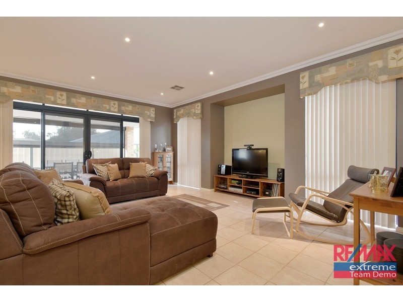 61 Tandara Fairway, Tapping WA 6065