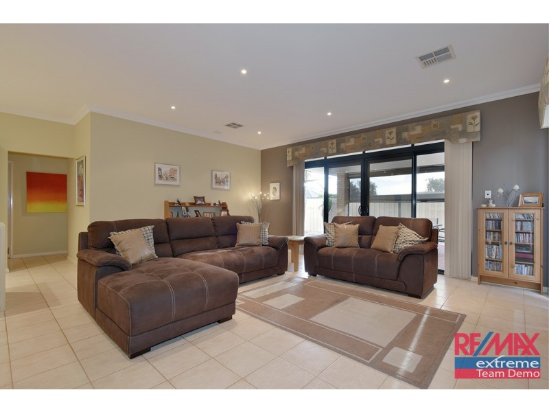 61 Tandara Fairway, Tapping WA 6065