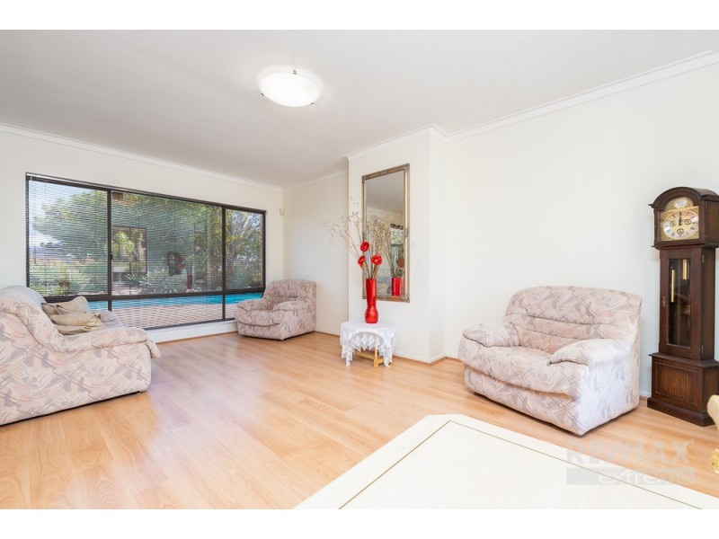 9 Urbahns Way, Hillarys WA 6025