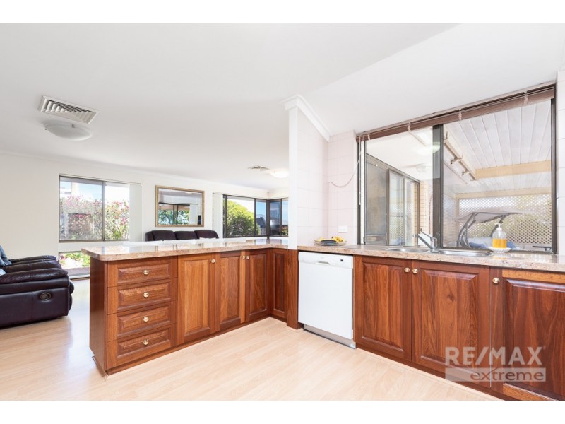 9 Urbahns Way, Hillarys WA 6025