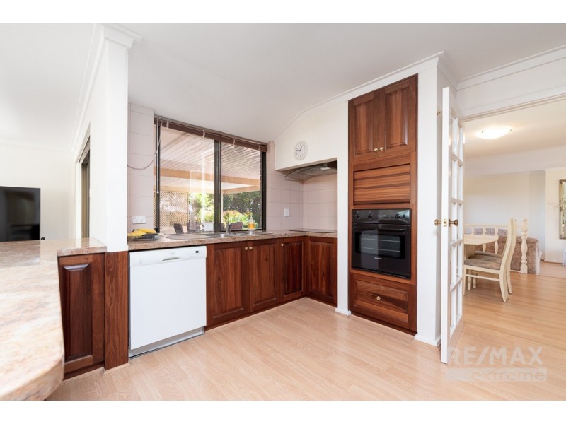 9 Urbahns Way, Hillarys WA 6025