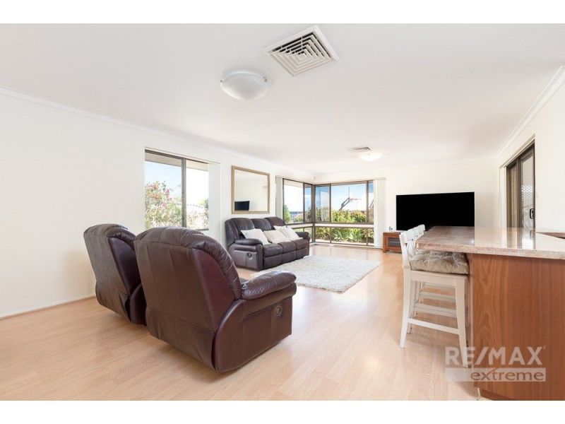 9 Urbahns Way, Hillarys WA 6025