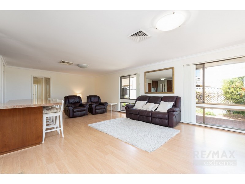 9 Urbahns Way, Hillarys WA 6025