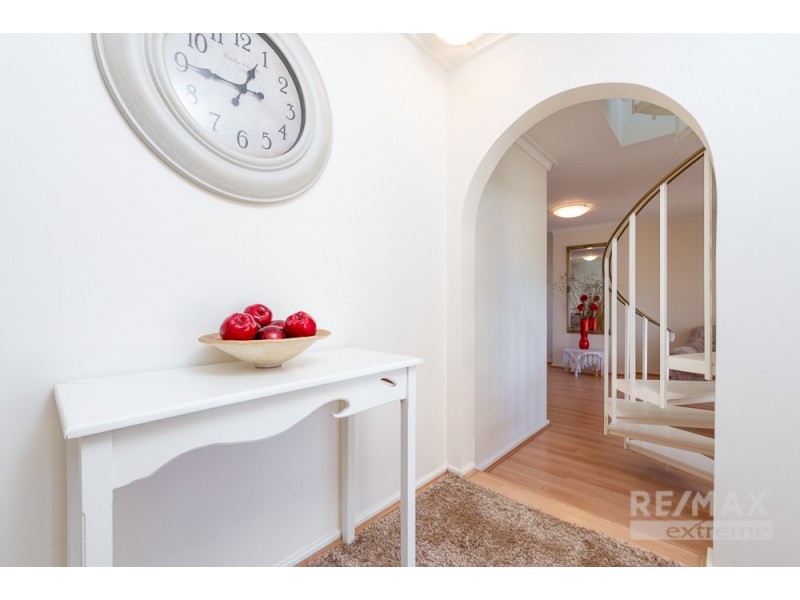 9 Urbahns Way, Hillarys WA 6025