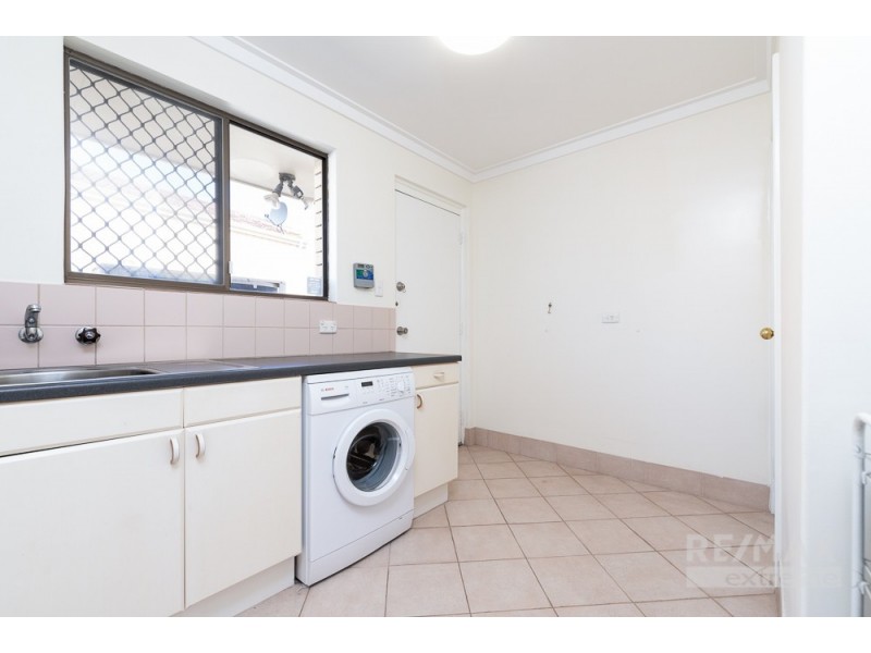 9 Urbahns Way, Hillarys WA 6025