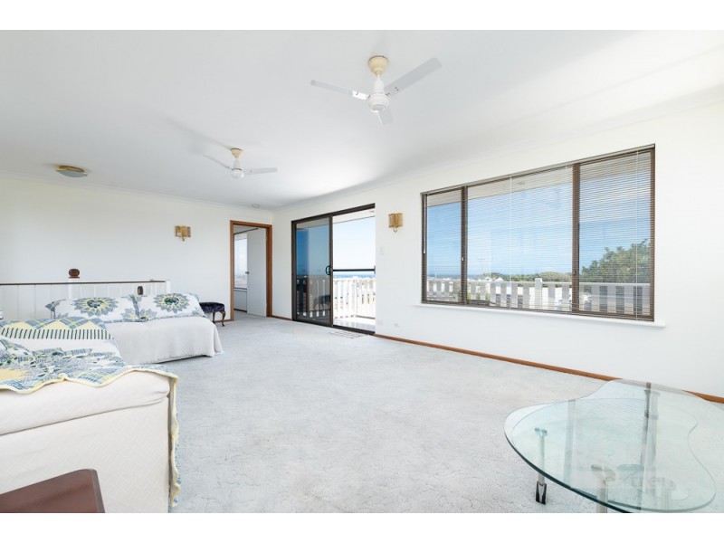 9 Urbahns Way, Hillarys WA 6025