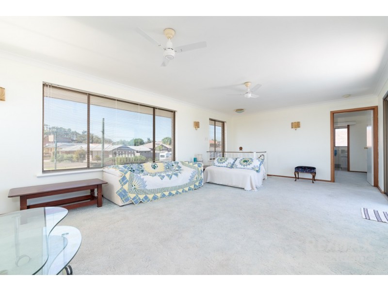 9 Urbahns Way, Hillarys WA 6025