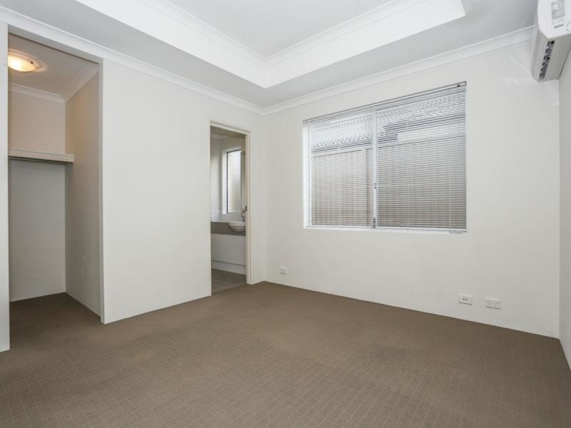 26 Hollyford Parade, Butler WA 6036