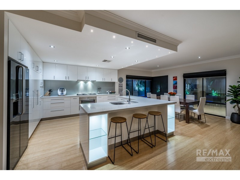 15 St Lucia Road, Iluka WA 6028