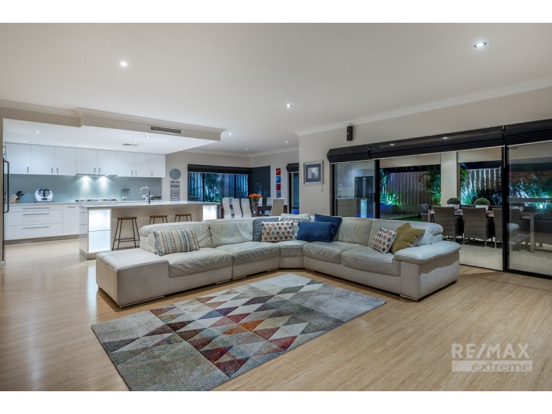 15 St Lucia Road, Iluka WA 6028