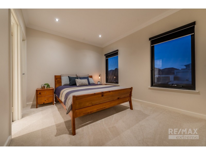 15 St Lucia Road, Iluka WA 6028