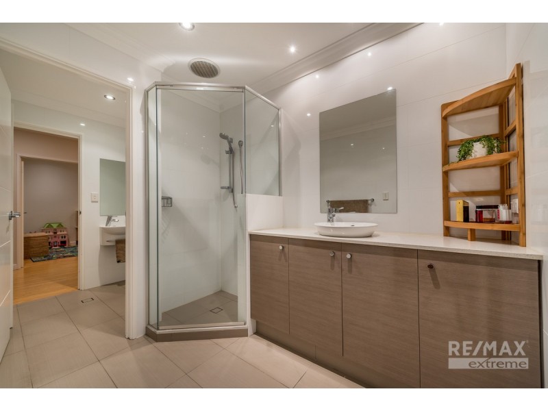 15 St Lucia Road, Iluka WA 6028