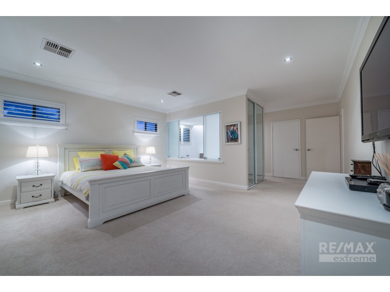 15 St Lucia Road, Iluka WA 6028