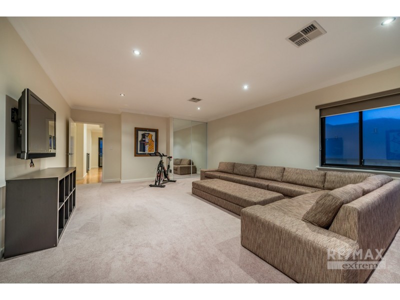 15 St Lucia Road, Iluka WA 6028