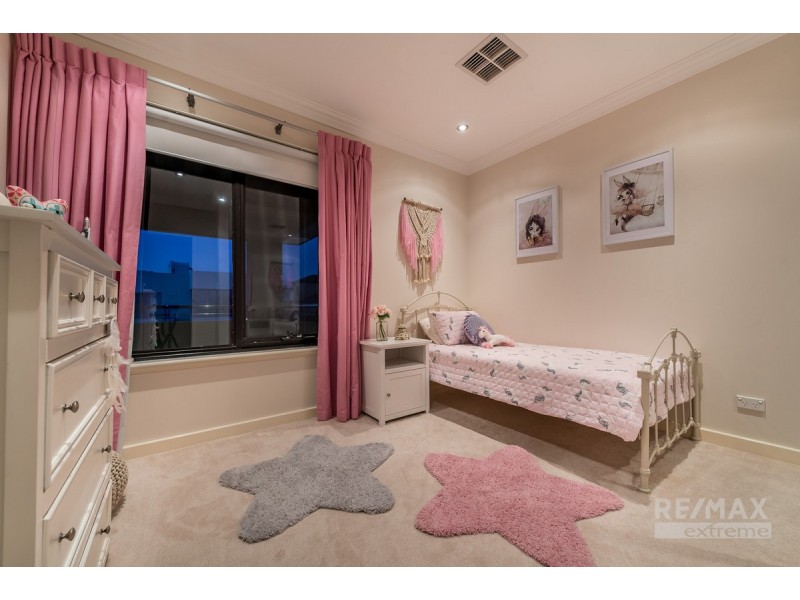 15 St Lucia Road, Iluka WA 6028