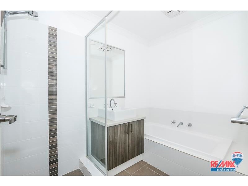 4 Crowned Way, Alkimos WA 6038