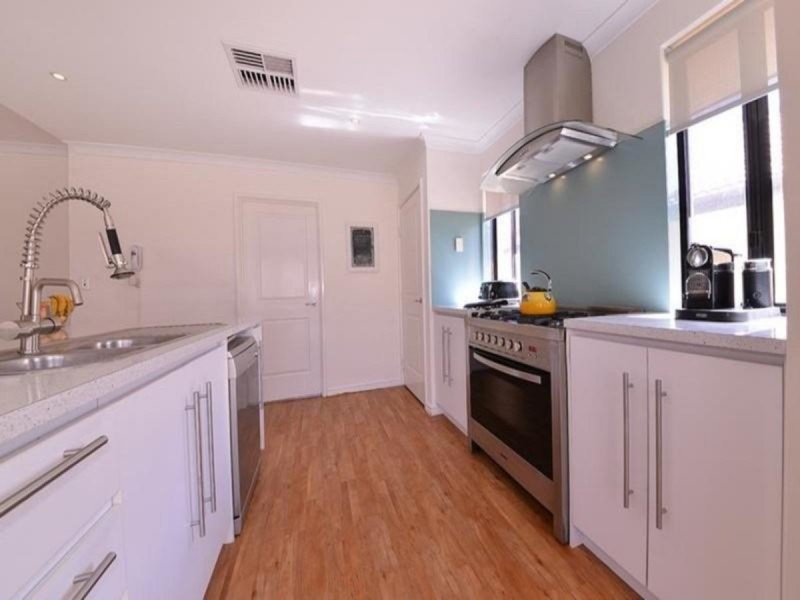 16 Basico Avenue, Sinagra WA 6065