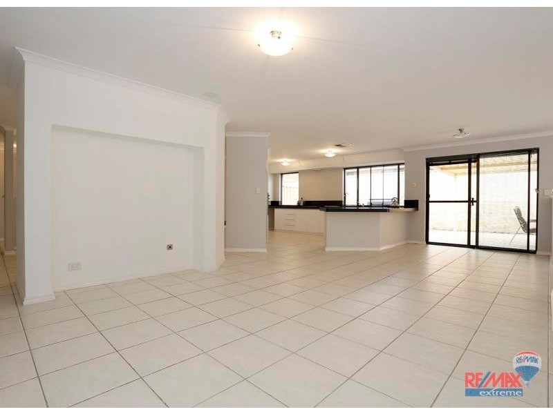 35 Crown Point Crescent, Butler WA 6036