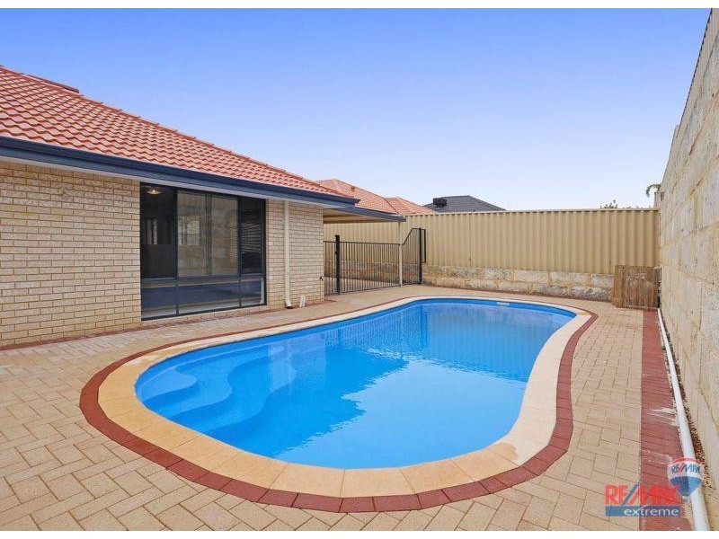 35 Crown Point Crescent, Butler WA 6036