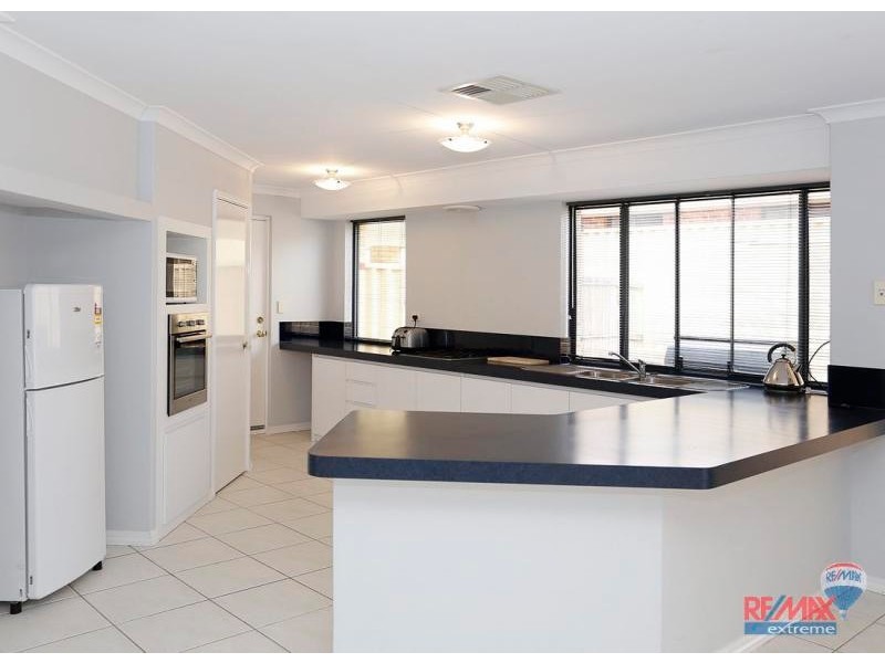 35 Crown Point Crescent, Butler WA 6036