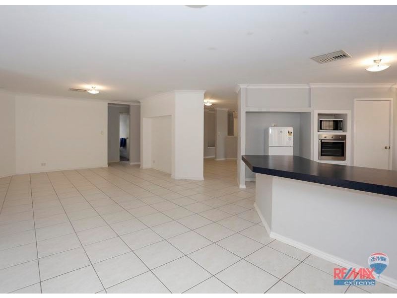 35 Crown Point Crescent, Butler WA 6036