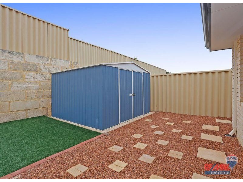 35 Crown Point Crescent, Butler WA 6036