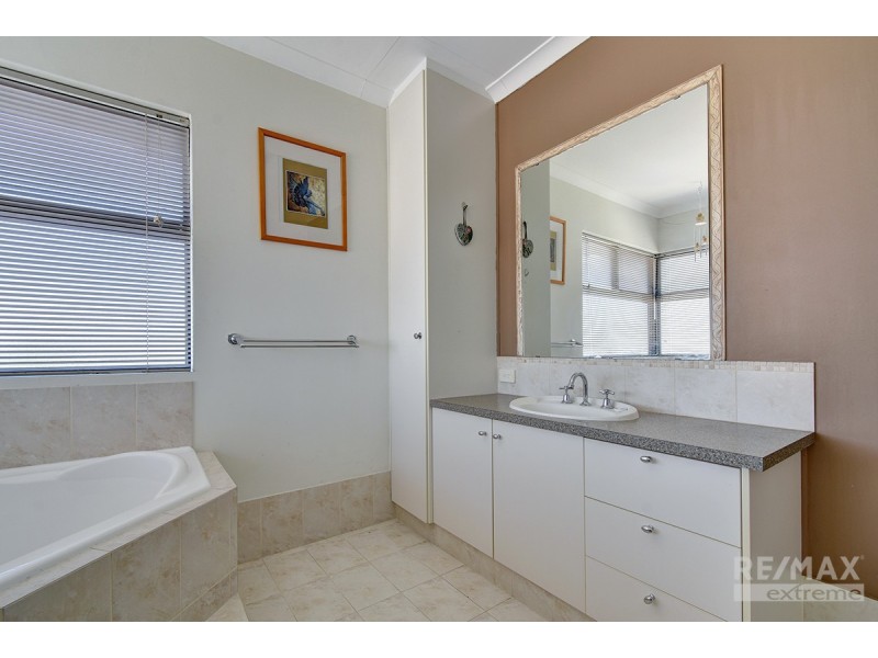 1 Brigantine Drive, Jindalee WA 6036