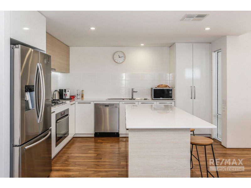 12 Broach Way, Alkimos WA 6038