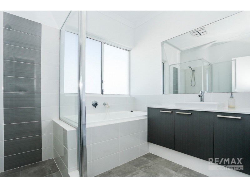 12 Broach Way, Alkimos WA 6038