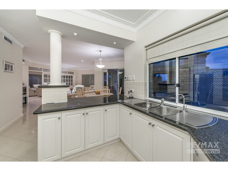 5 Deerfield Place, Iluka WA 6028