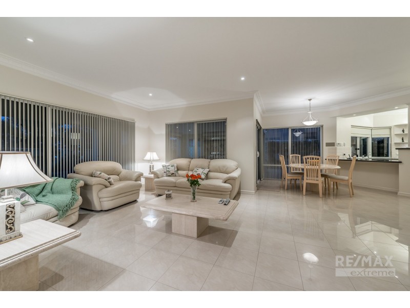 5 Deerfield Place, Iluka WA 6028